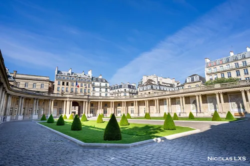 Cour d'honneur de l'hôtel de Soubise, aux Archives nationales